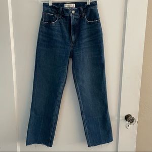 Abercrombie 90s high rise straight jean - dark wash